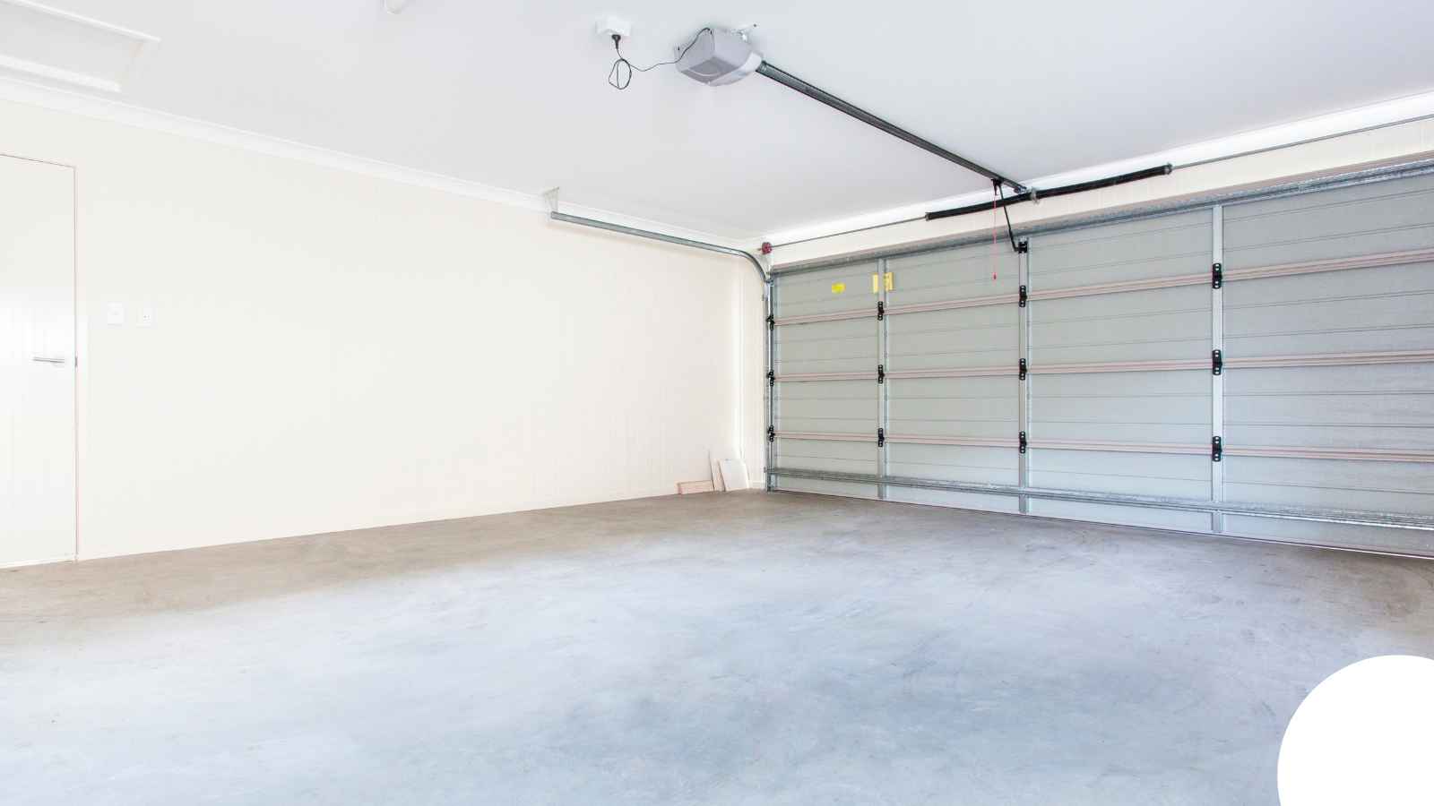Garage Door in Memphis, TN — Hinge Repair Greater Nashville