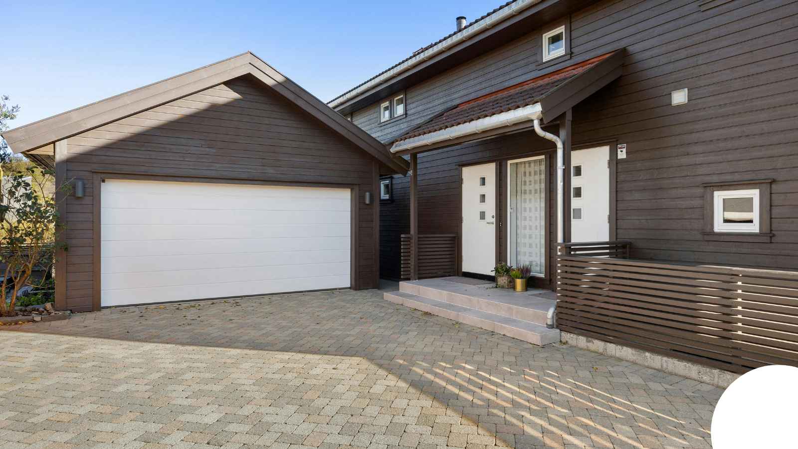 Garage Door in Memphis, TN — Hinge Repair Greater Nashville