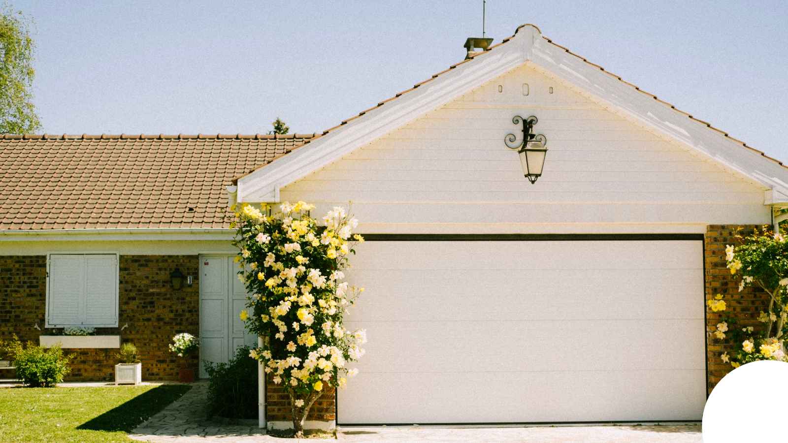 Garage Door in Memphis, TN — Hinge Repair Greater Nashville